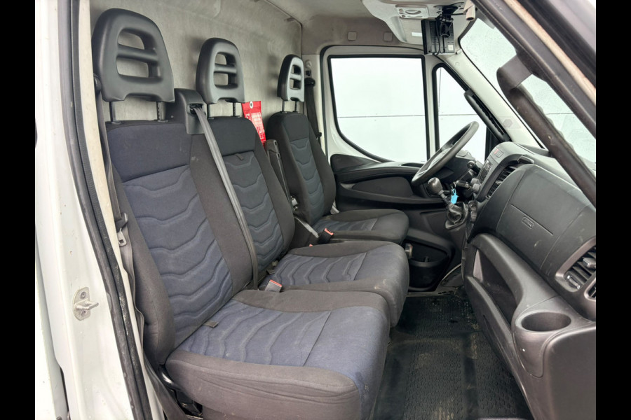 Iveco Daily 35C14 2.3 L2H2 Dubbellucht Airco Cruise control Camera Trekhaak 3,5t Inbouw lucht geveerde stoel
