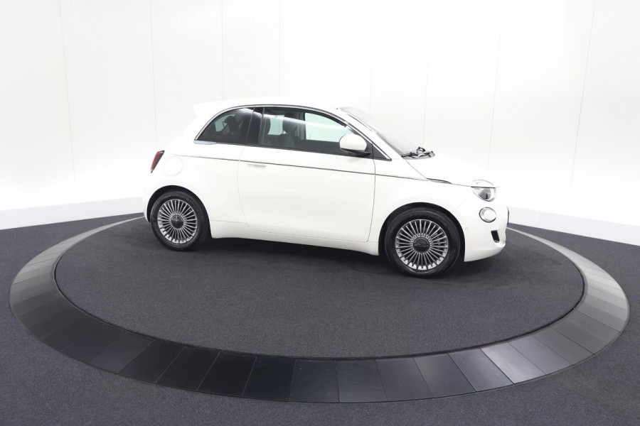 Fiat 500 Icon 42 kWh | 96.4% SoH | Dodehoekdetectie | Camera | Parkeersensoren | Pack Winter