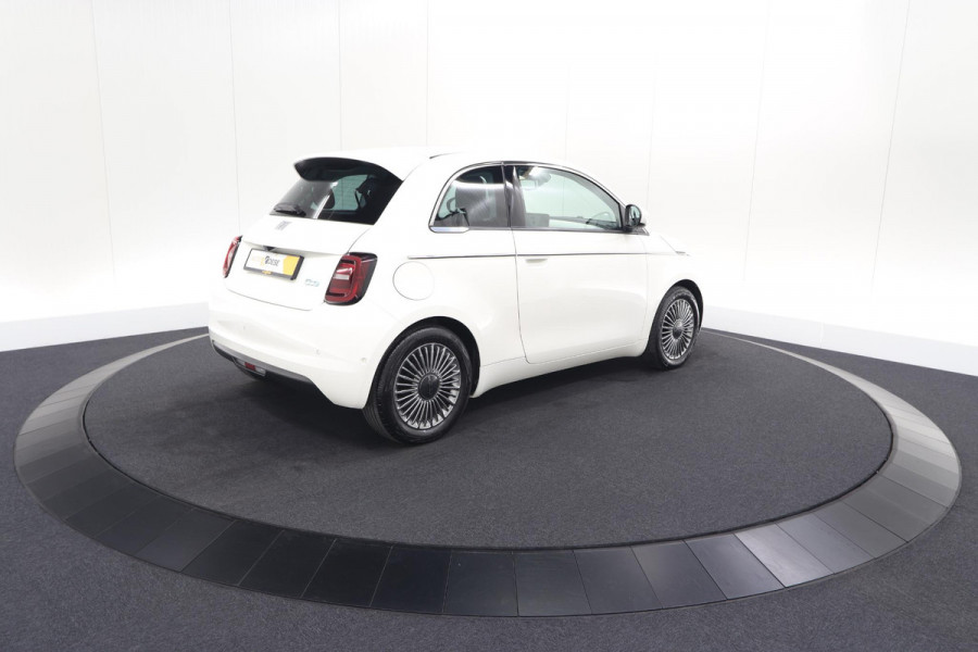 Fiat 500 Icon 42 kWh | 96.4% SoH | Dodehoekdetectie | Camera | Parkeersensoren | Pack Winter
