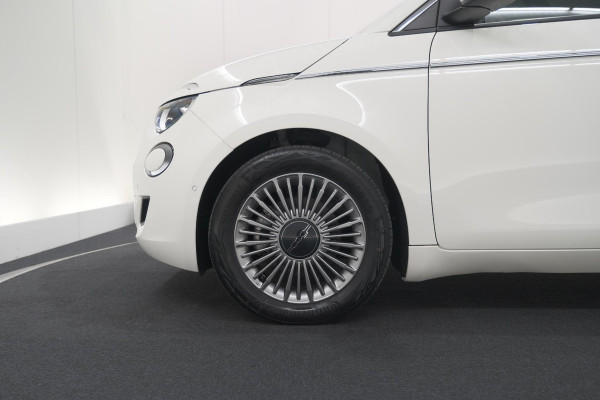 Fiat 500 Icon 42 kWh | 96.4% SoH | Dodehoekdetectie | Camera | Parkeersensoren | Pack Winter