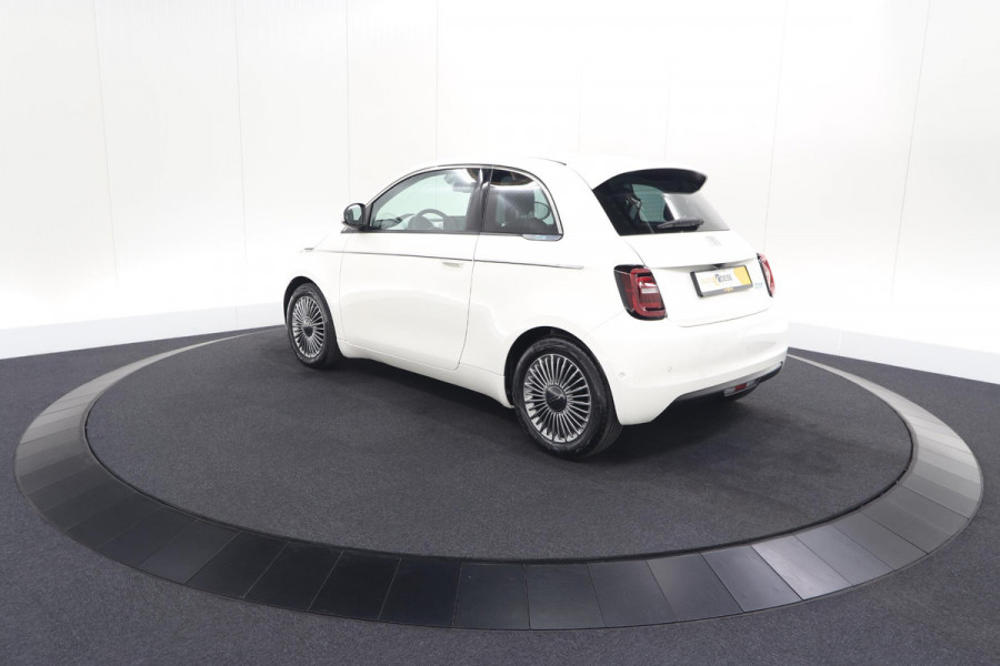 Fiat 500 Icon 42 kWh | 96.4% SoH | Dodehoekdetectie | Camera | Parkeersensoren | Pack Winter