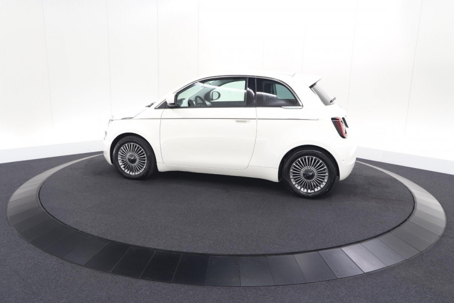 Fiat 500 Icon 42 kWh | 96.4% SoH | Dodehoekdetectie | Camera | Parkeersensoren | Pack Winter