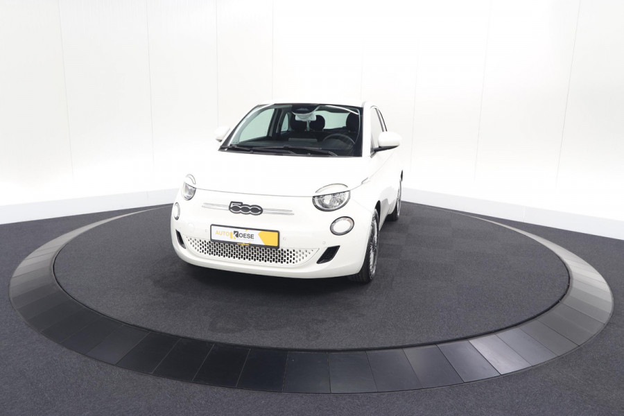 Fiat 500 Icon 42 kWh | 96.4% SoH | Dodehoekdetectie | Camera | Parkeersensoren | Pack Winter
