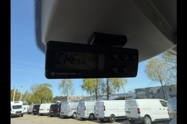 Volkswagen Crafter e-Crafter L3H3 36 kWh / Thermo King koel vries dag en nacht koeling - 22 graden celsius / rijbereik 120 km / airco / cruise / camera / pdc rondom / zero emissie