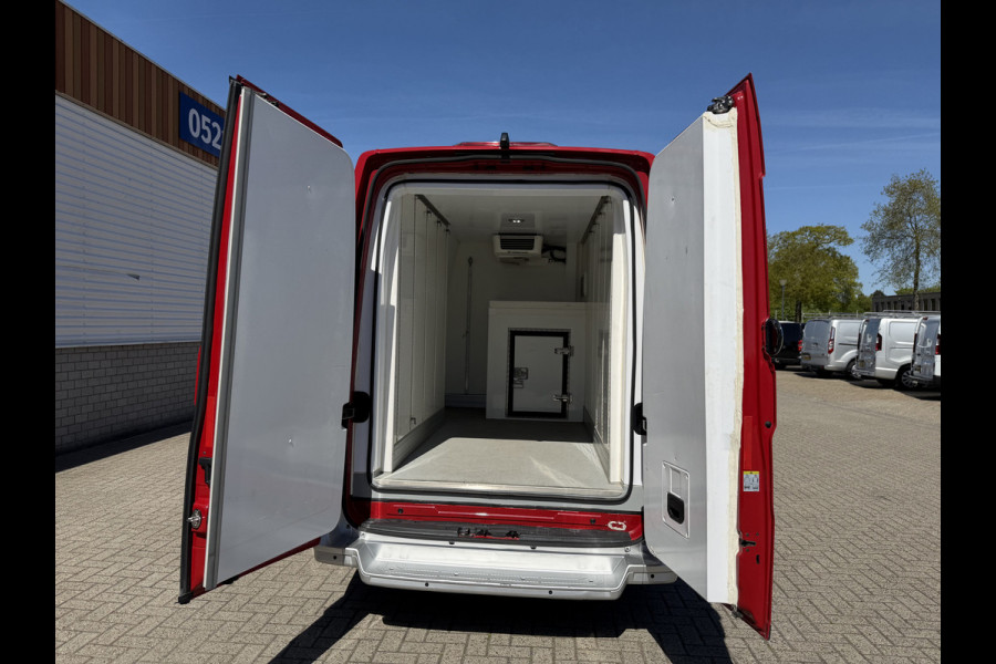Volkswagen Crafter e-Crafter L3H3 36 kWh / Thermo King koel vries dag en nacht koeling - 22 graden celsius / rijbereik 120 km / airco / cruise / camera / pdc rondom / zero emissie