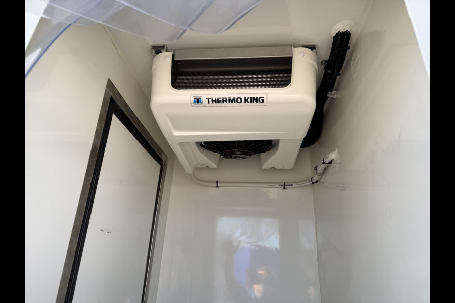 Volkswagen Crafter e-Crafter L3H3 36 kWh / Thermo King koel vries dag en nacht koeling - 22 graden celsius / rijbereik 120 km / airco / cruise / camera / pdc rondom / zero emissie