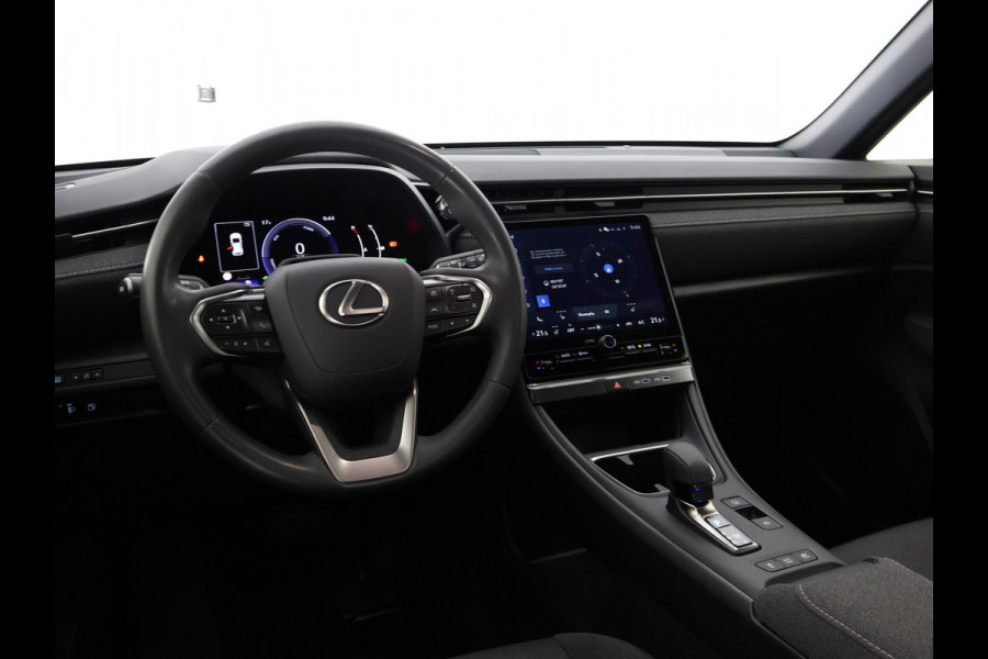 Lexus LBX 1.5 Business Line Bi-Tone 2WD | Dodehoek detectie | Stuur- & Stoelverwarming | Navigatie | Parkeersensoren