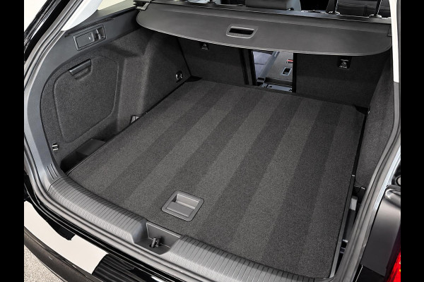 Volkswagen Golf Variant 1.5 eTSI Life DSG Navigatie Apple Carplay Android Auto Parkeerhulp Adaptive Cruise Control Stoel- en stuurverwarming Sfeerverlichting Virtual Cockpit Climate Control