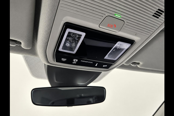 Volkswagen Golf Variant 1.5 eTSI Life DSG Navigatie Apple Carplay Android Auto Parkeerhulp Adaptive Cruise Control Stoel- en stuurverwarming Sfeerverlichting Virtual Cockpit Climate Control