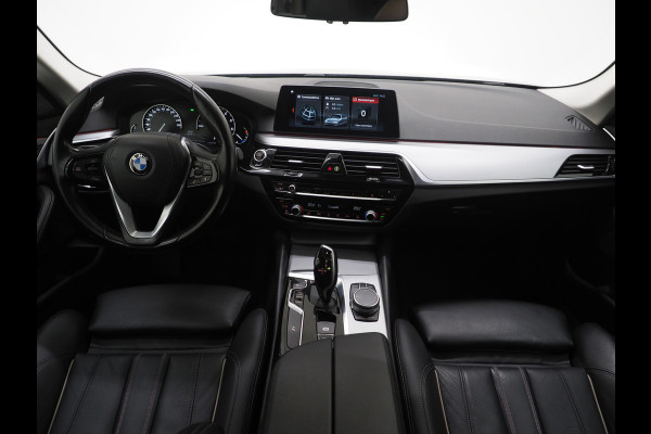 BMW 5 Serie Touring 520i Executive | Leder | Harman/Kardon | Sfeerlicht | Virtual | Stoelverwarming | LED | Carplay