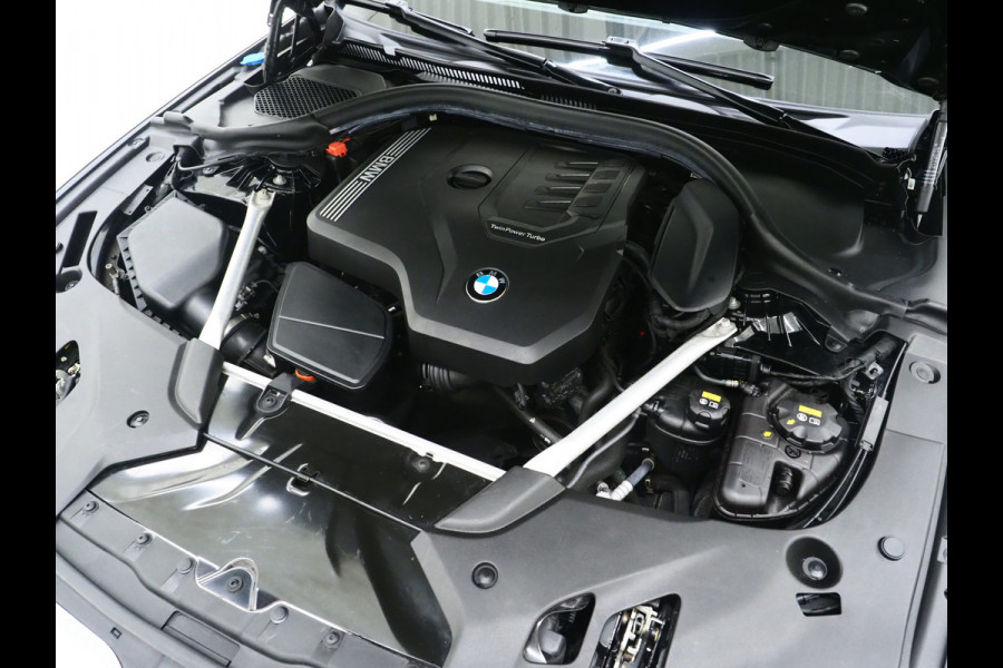 BMW 5 Serie Touring 520i Executive | Leder | Harman/Kardon | Sfeerlicht | Virtual | Stoelverwarming | LED | Carplay