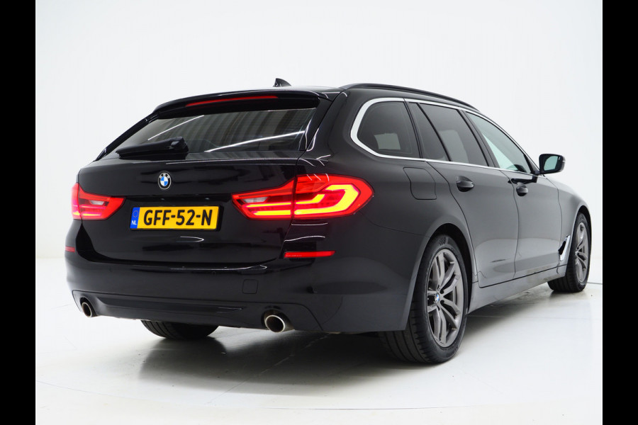 BMW 5 Serie Touring 520i Executive | Leder | Harman/Kardon | Sfeerlicht | Virtual | Stoelverwarming | LED | Carplay