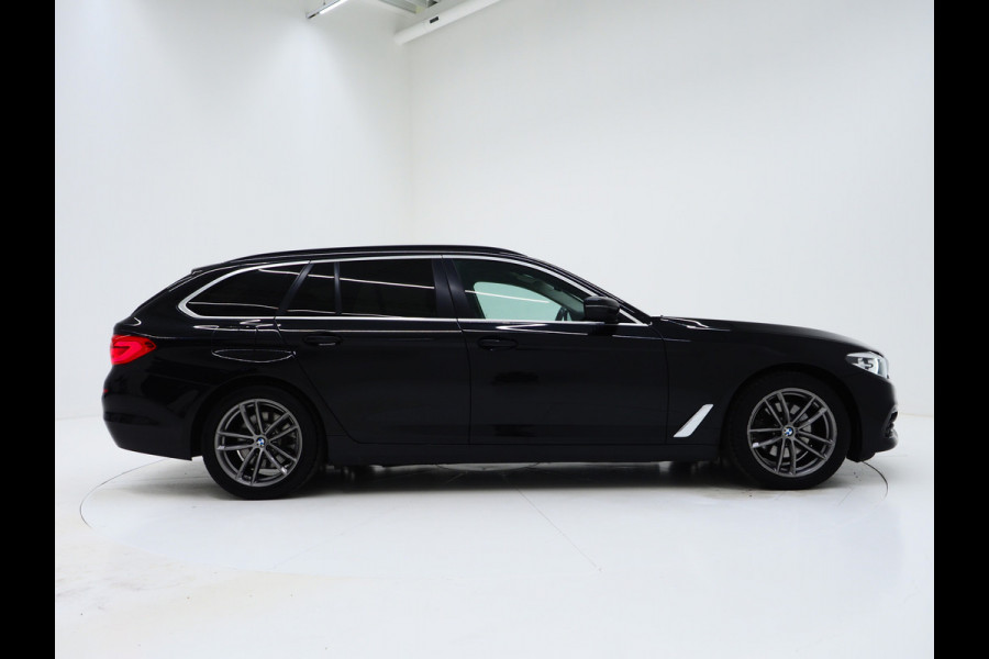 BMW 5 Serie Touring 520i Executive | Leder | Harman/Kardon | Sfeerlicht | Virtual | Stoelverwarming | LED | Carplay
