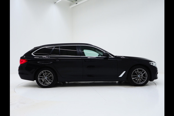 BMW 5 Serie Touring 520i Executive | Leder | Harman/Kardon | Sfeerlicht | Virtual | Stoelverwarming | LED | Carplay