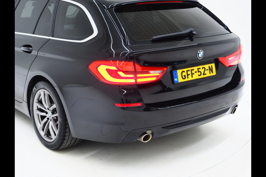 BMW 5 Serie Touring 520i Executive | Leder | Harman/Kardon | Sfeerlicht | Virtual | Stoelverwarming | LED | Carplay