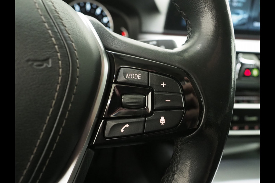 BMW 5 Serie Touring 520i Executive | Leder | Harman/Kardon | Sfeerlicht | Virtual | Stoelverwarming | LED | Carplay