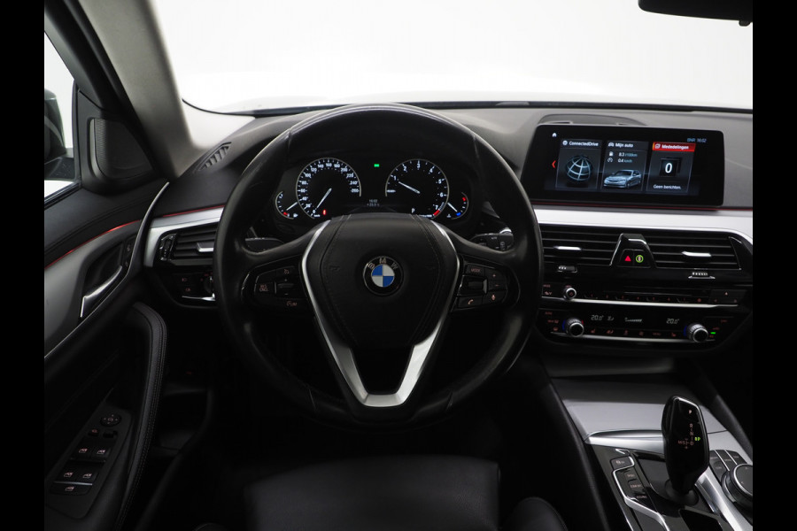 BMW 5 Serie Touring 520i Executive | Leder | Harman/Kardon | Sfeerlicht | Virtual | Stoelverwarming | LED | Carplay