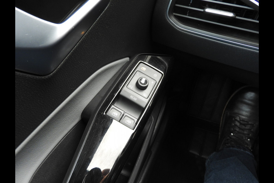 Volkswagen ID.3 Business 58 kWh, SOH 91% Panoramadak, Camera, Matrix Led, Head Up