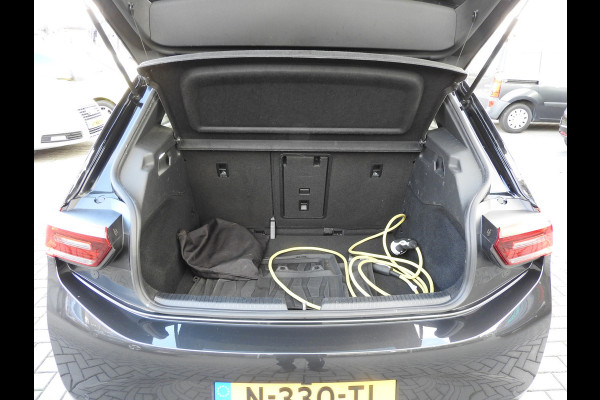 Volkswagen ID.3 Business 58 kWh, SOH 91% Panoramadak, Camera, Matrix Led, Head Up