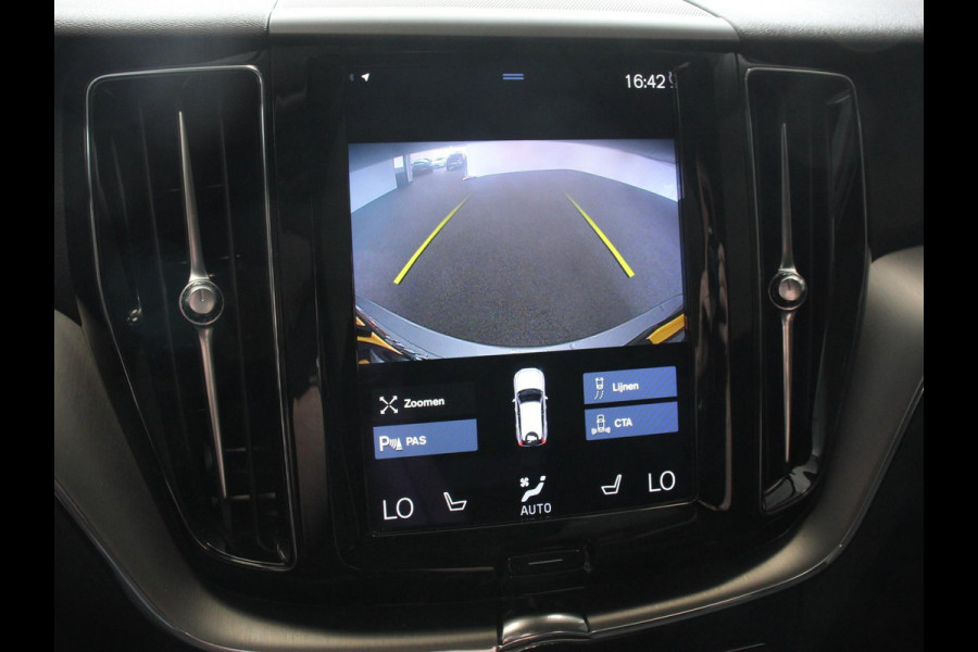 Volvo XC60 2.0 B4 Automaat Momentum Apple Carplay / Android Auto Adaptive Cruise Control Camera Lane/Side Assist Elektrische Achterklep Stoelverwarming