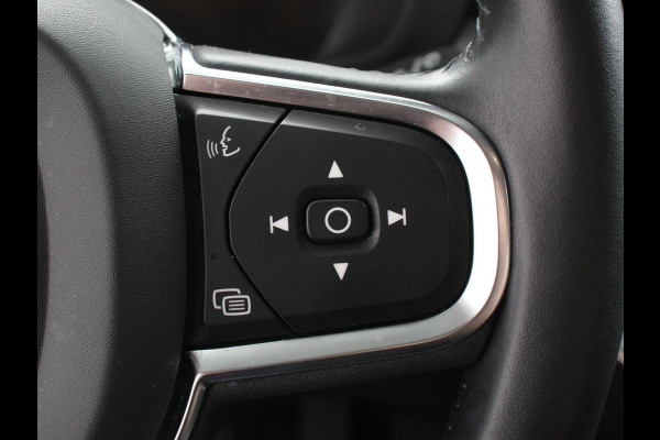 Volvo XC60 2.0 B4 Automaat Momentum Apple Carplay / Android Auto Adaptive Cruise Control Camera Lane/Side Assist Elektrische Achterklep Stoelverwarming