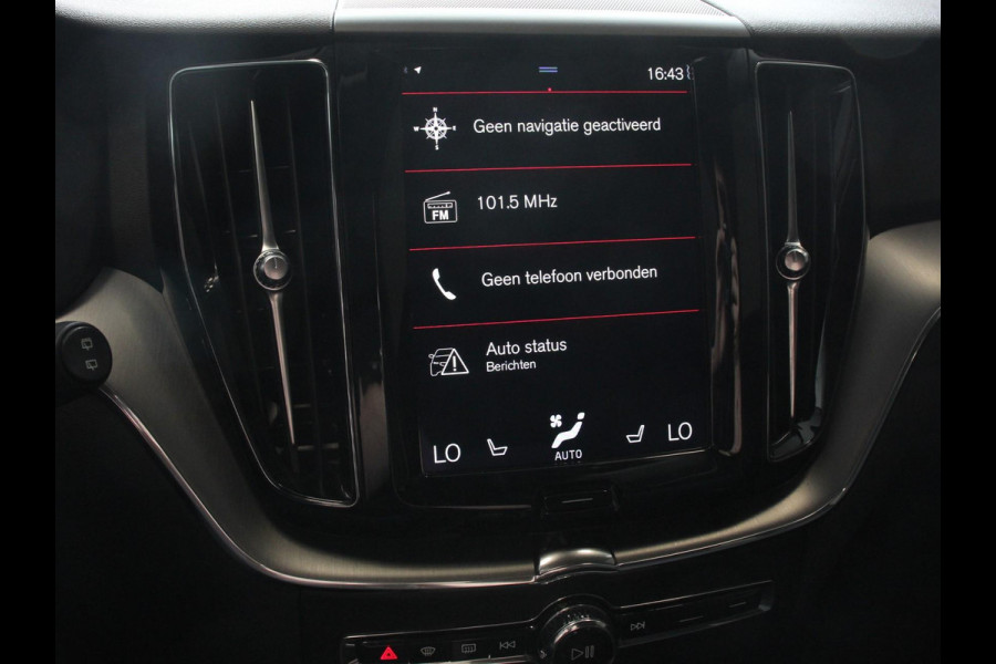 Volvo XC60 2.0 B4 Automaat Momentum Apple Carplay / Android Auto Adaptive Cruise Control Camera Lane/Side Assist Elektrische Achterklep Stoelverwarming