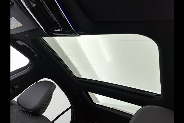 Mercedes-Benz C-Klasse 300 e 140 Years Edition | Comfortpakket Plus | Nightpakket | Winterpakket | Parkeerpakket met 360°-camera | Panoramaschuifdak | 360° camera | Warmtewerend, donkergetint glas | 19" multispaaks lichtmetalen AMG-velgen |