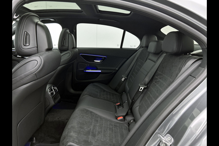 Mercedes-Benz C-Klasse 300 e 140 Years Edition | Comfortpakket Plus | Nightpakket | Winterpakket | Parkeerpakket met 360°-camera | Panoramaschuifdak | 360° camera | Warmtewerend, donkergetint glas | 19" multispaaks lichtmetalen AMG-velgen |