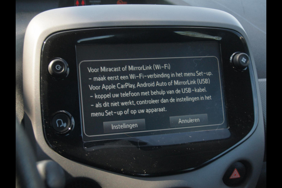 Peugeot 108 1.0 e-VTi Active | Camera | Apple Carplay | DAB | Airco | 14 Inch lichtmetalen velgen | NL-Auto |