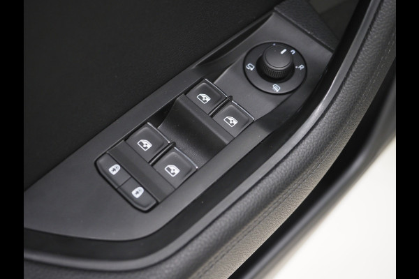 Škoda Superb Combi 1.4 TSI iV Laurin & Klement | Panoramadak | Leder | Trekhaak | Stoelkoeling | Canton | Massage | 360 | Memory