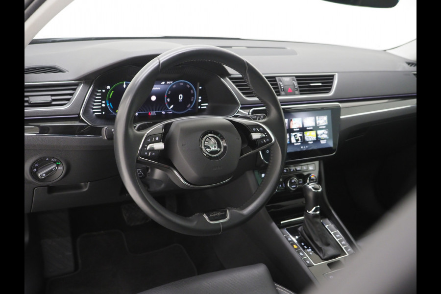 Škoda Superb Combi 1.4 TSI iV Laurin & Klement | Panoramadak | Leder | Trekhaak | Stoelkoeling | Canton | Massage | 360 | Memory