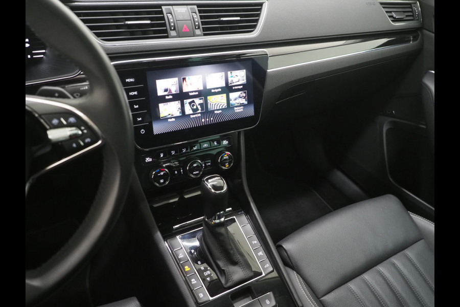 Škoda Superb Combi 1.4 TSI iV Laurin & Klement | Panoramadak | Leder | Trekhaak | Stoelkoeling | Canton | Massage | 360 | Memory