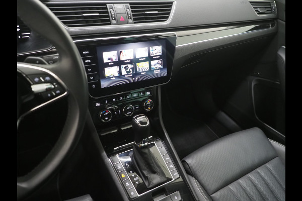Škoda Superb Combi 1.4 TSI iV Laurin & Klement | Panoramadak | Leder | Trekhaak | Stoelkoeling | Canton | Massage | 360 | Memory