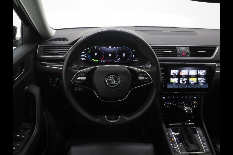 Škoda Superb Combi 1.4 TSI iV Laurin & Klement | Panoramadak | Leder | Trekhaak | Stoelkoeling | Canton | Massage | 360 | Memory