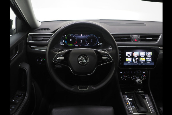 Škoda Superb Combi 1.4 TSI iV Laurin & Klement | Panoramadak | Leder | Trekhaak | Stoelkoeling | Canton | Massage | 360 | Memory