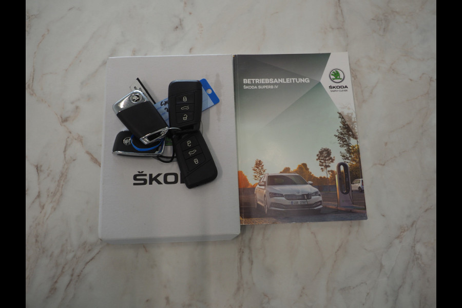 Škoda Superb Combi 1.4 TSI iV Laurin & Klement | Panoramadak | Leder | Trekhaak | Stoelkoeling | Massage | Canton | 360 | Memory