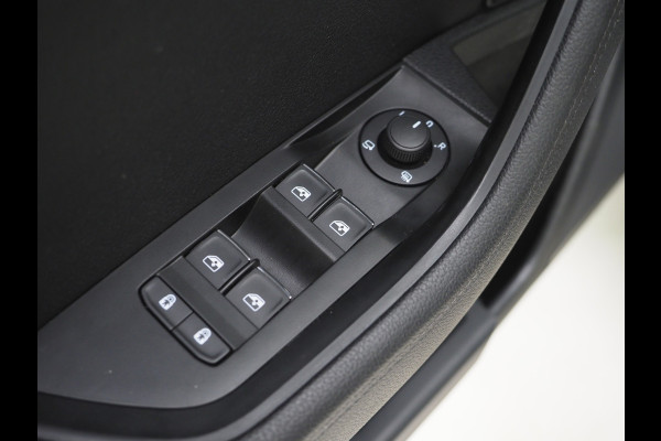 Škoda Superb Combi 1.4 TSI iV Laurin & Klement | Panoramadak | Leder | Trekhaak | Stoelkoeling | Massage | Canton | 360 | Memory