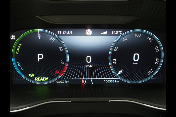 Škoda Superb Combi 1.4 TSI iV Laurin & Klement | Panoramadak | Leder | Trekhaak | Stoelkoeling | Massage | Canton | 360 | Memory