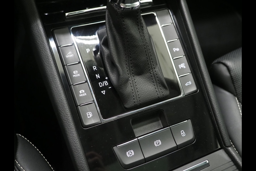 Škoda Superb Combi 1.4 TSI iV Laurin & Klement | Panoramadak | Leder | Trekhaak | Stoelkoeling | Massage | Canton | 360 | Memory