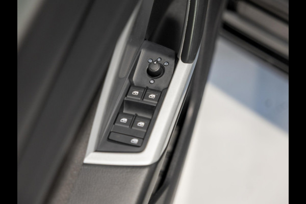 Audi Q3 Sportback 35 TFSI Business Edition / 150pk / Stuur verwarming / Dodehoek assistent / Automatische klimaatregeling /