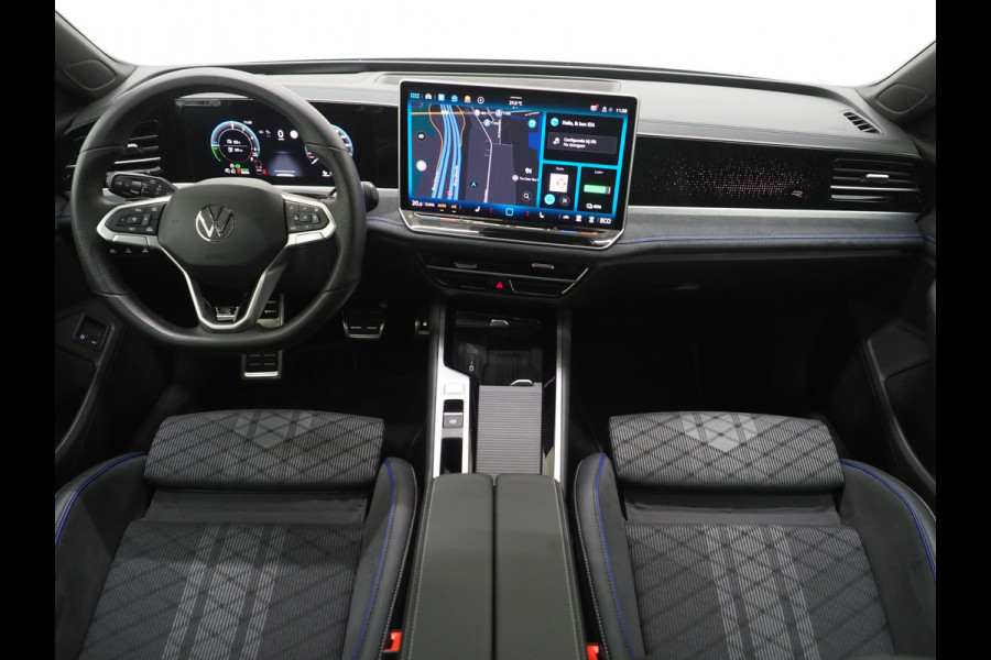 Volkswagen Passat Variant 1.5 eHybrid R-Line Edition | 5 Jaar Garantie | Panoramadak | Trekhaak | Massage | Camera | HUD | Sfeerlicht | Keyless