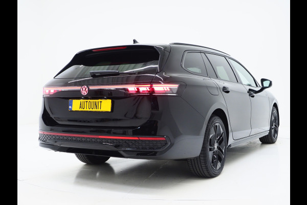 Volkswagen Passat Variant 1.5 eHybrid R-Line Edition | 5 Jaar Garantie | Panoramadak | Trekhaak | Massage | Camera | HUD | Sfeerlicht | Keyless