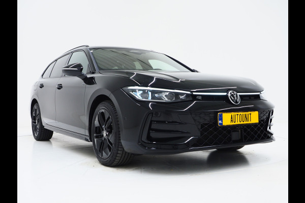 Volkswagen Passat Variant 1.5 eHybrid R-Line Edition | 5 Jaar Garantie | Panoramadak | Trekhaak | Massage | Camera | HUD | Sfeerlicht | Keyless