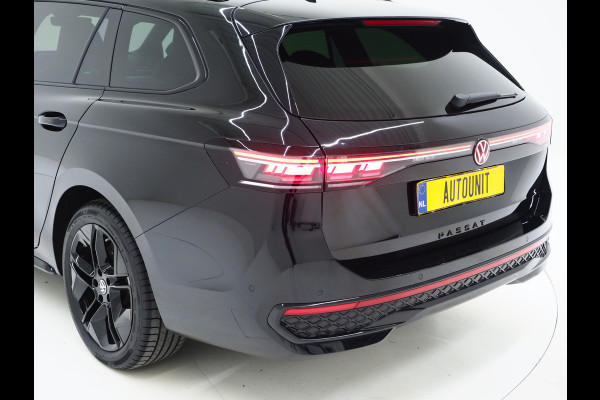Volkswagen Passat Variant 1.5 eHybrid R-Line Edition | 5 Jaar Garantie | Panoramadak | Trekhaak | Massage | Camera | HUD | Sfeerlicht | Keyless
