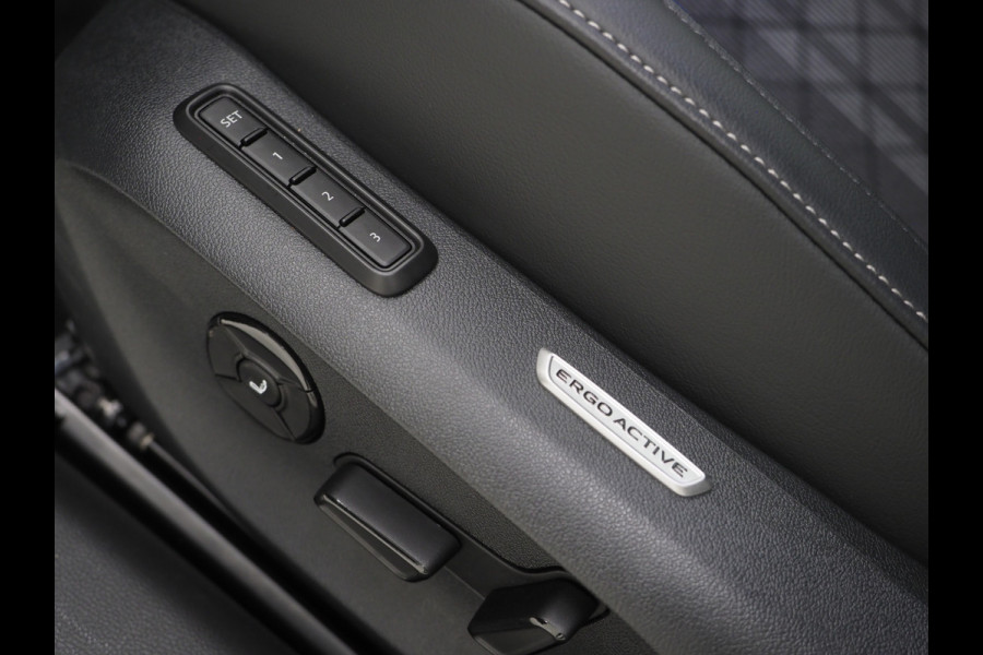 Volkswagen Passat Variant 1.5 eHybrid R-Line Edition | 5 Jaar Garantie | Panoramadak | Trekhaak | Massage | Camera | HUD | Sfeerlicht | Keyless