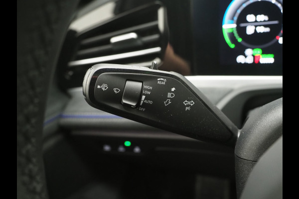 Volkswagen Passat Variant 1.5 eHybrid R-Line Edition | 5 Jaar Garantie | Panoramadak | Trekhaak | Massage | Camera | HUD | Sfeerlicht | Keyless