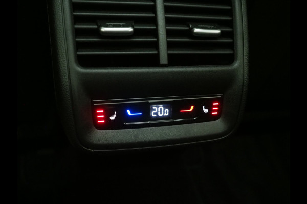 Volkswagen Passat Variant 1.5 eHybrid R-Line Edition | 5 Jaar Garantie | Panoramadak | Trekhaak | Massage | Camera | HUD | Sfeerlicht | Keyless