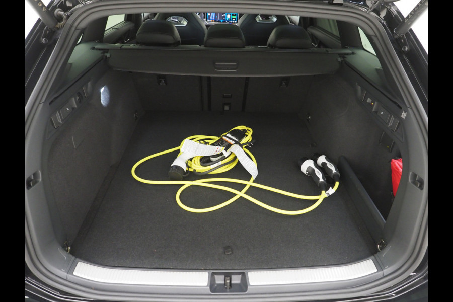 Volkswagen Passat Variant 1.5 eHybrid R-Line Edition | 5 Jaar Garantie | Panoramadak | Trekhaak | Massage | Camera | HUD | Sfeerlicht | Keyless