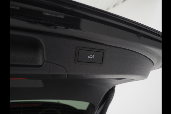 Volkswagen Passat Variant 1.5 eHybrid R-Line Edition | 5 Jaar Garantie | Panoramadak | Trekhaak | Massage | Camera | HUD | Sfeerlicht | Keyless