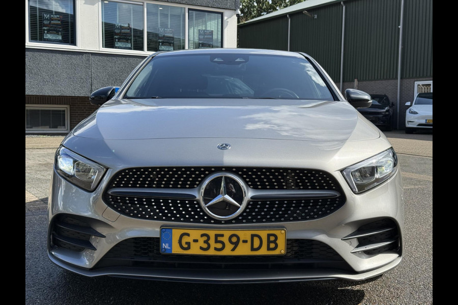 Mercedes-Benz A-Klasse 200 Business Solution VAN: € 26.900- VOOR: € 24.877,- UW HERFSTVOORDEEL: € 2.023,-| ORIG. NL NAP 2E EIG.| 58.000KM!| GLASCOATING| WIDESCREEN| CAMERA| RECENT ONDERHOUD GEHAD, DIRECT LEVERBAAR| AMG | APPLE CARPLAY/ ANDROID AUTO| DODE HOEK SENSOR|